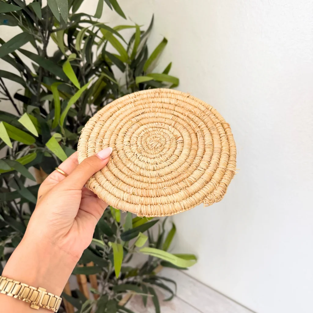 Sous plat en raphia naturel simple 17cm